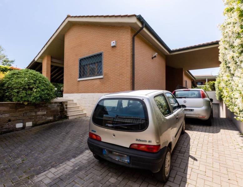 casa indipendente in vendita a Roma