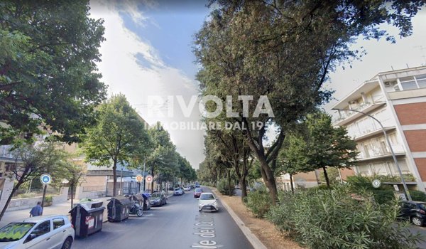 locale commerciale in vendita a Roma in zona Della Vittoria