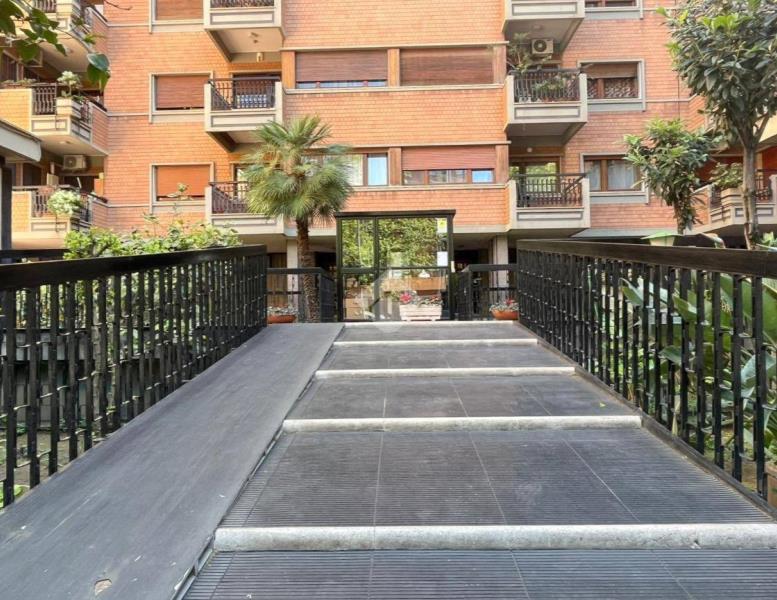 appartamento in vendita a Roma in zona Tuscolano