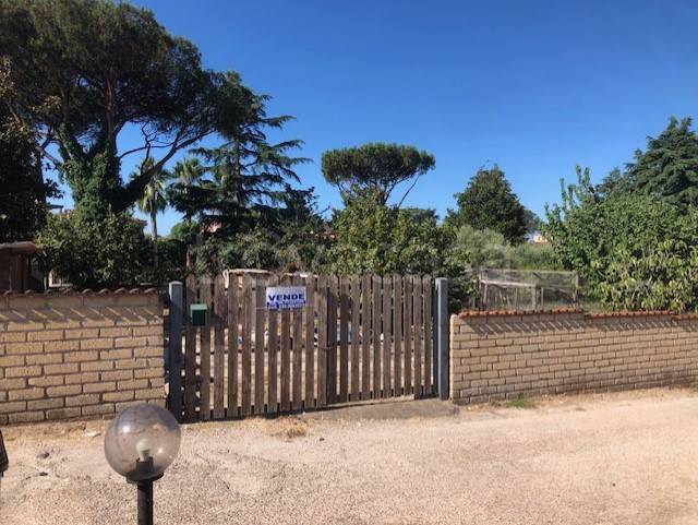 terreno edificabile in vendita a Roma in zona Trigoria