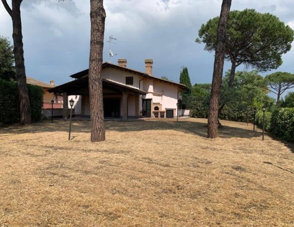 casa indipendente in vendita a Roma in zona Pantan Monastero