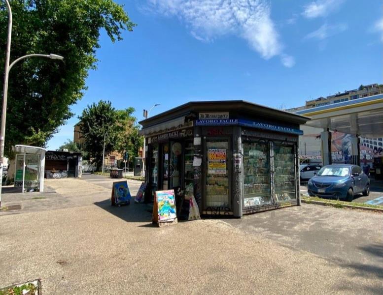 negozio in vendita a Roma in zona Ostiense