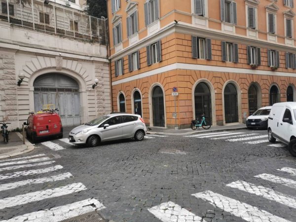 appartamento in vendita a Roma in zona Rione Monti/Campitelli