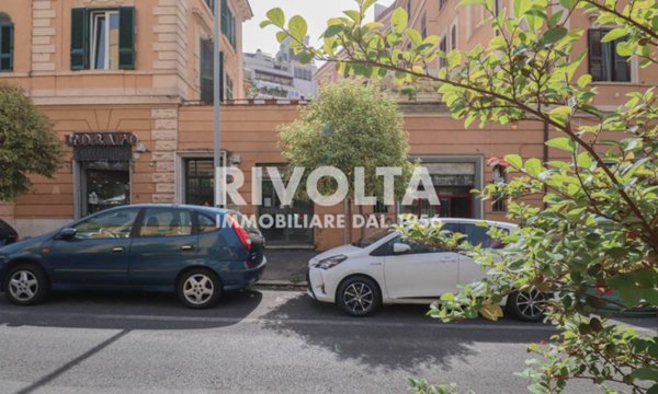 ufficio in vendita a Roma in zona Appio Latino