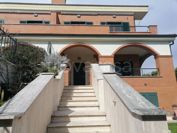 casa indipendente in vendita a Roma in zona Mezzocammino