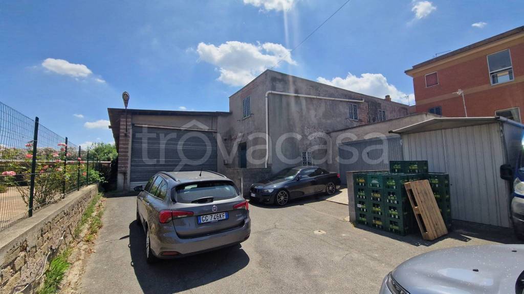 ufficio in vendita a Roma in zona Tuscolano