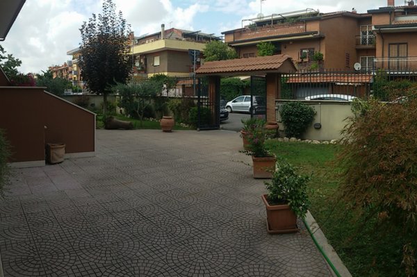 casa indipendente in vendita a Roma