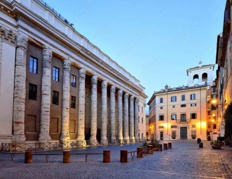 negozio in vendita a Roma in zona Parione/Sant'Eustachio