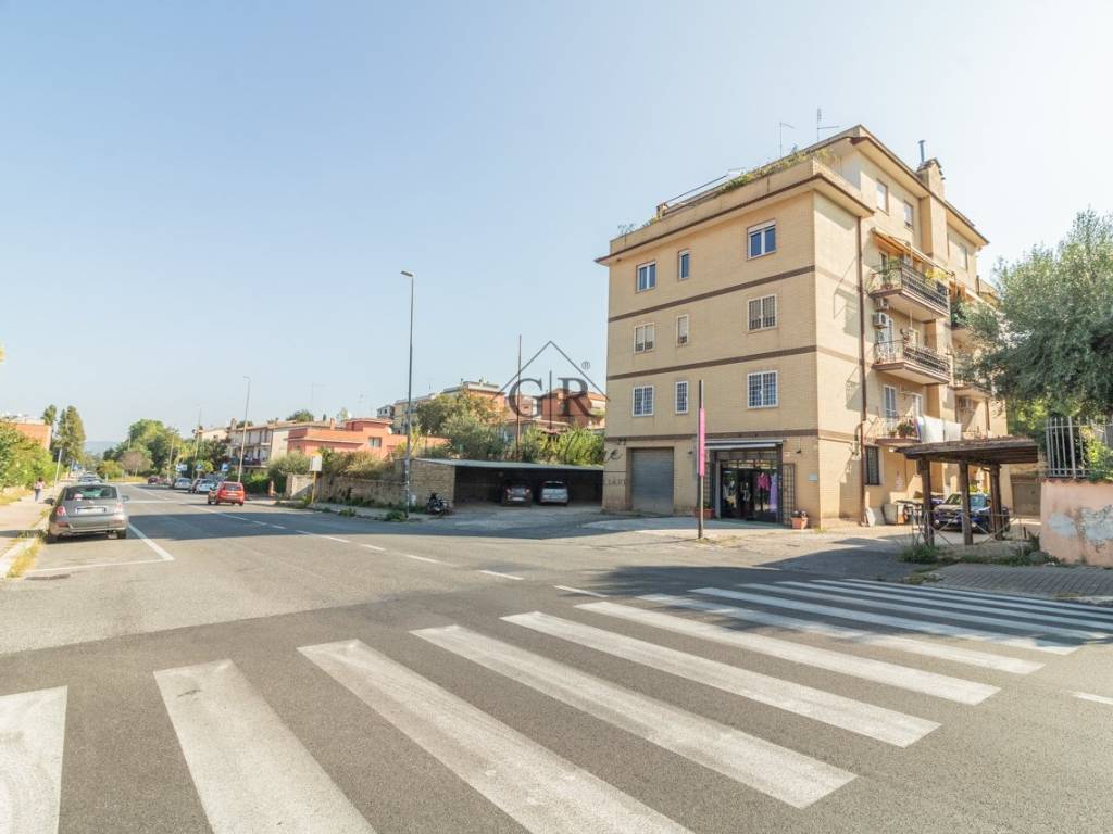 appartamento in vendita a Roma in zona Isola Farnese