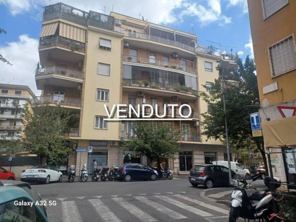 appartamento in vendita a Roma in zona Appio Latino