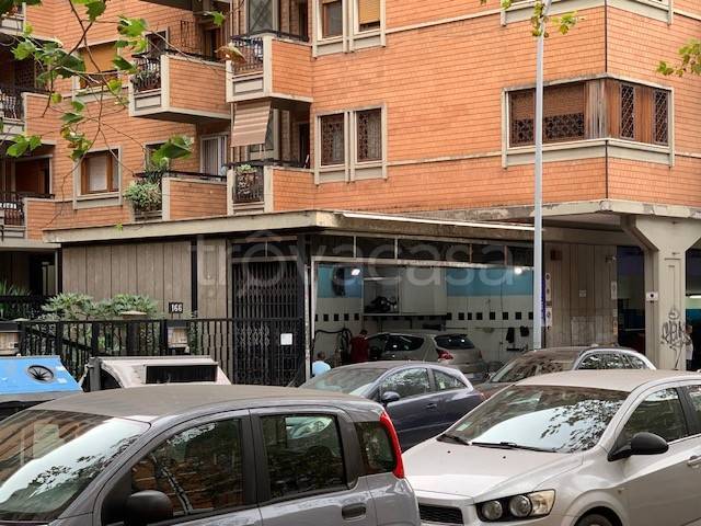 appartamento in vendita a Roma in zona Tuscolano