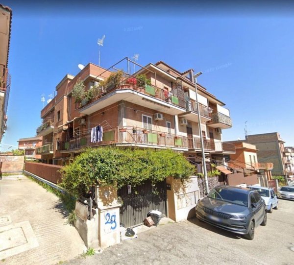 appartamento in vendita a Roma in zona Torre Angela