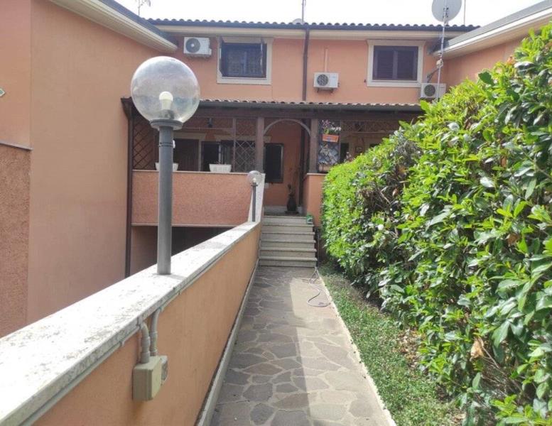 villa in vendita a Roma in zona Borghesiana