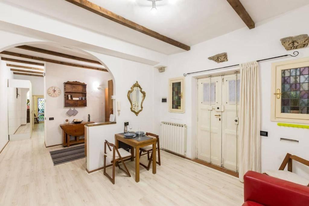 appartamento in vendita a Roma in zona Parione/Sant'Eustachio