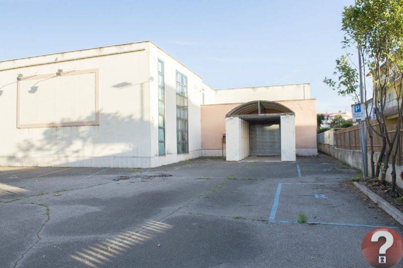 negozio in vendita a Roma in zona Collatino