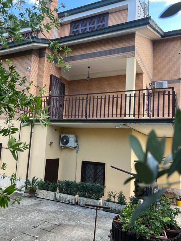 appartamento in vendita a Roma in zona Borghesiana