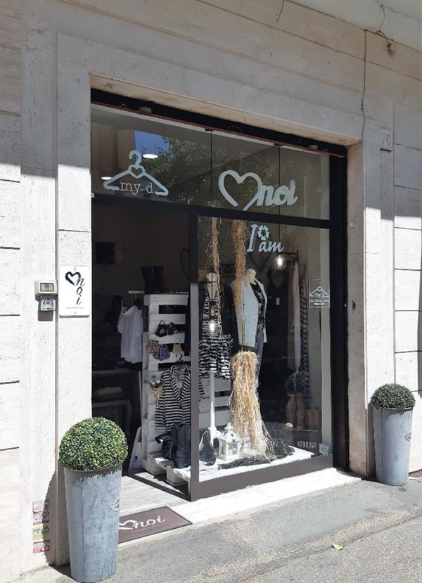negozio in vendita a Roma in zona Appio Latino