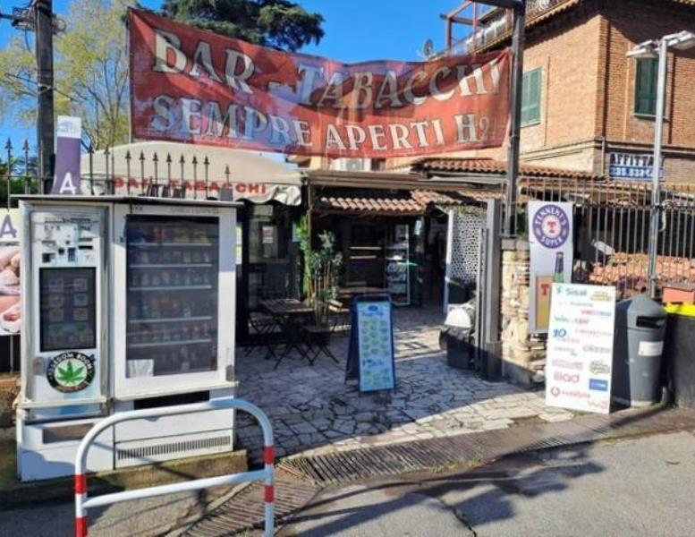 locale commerciale in vendita a Roma in zona Parioli