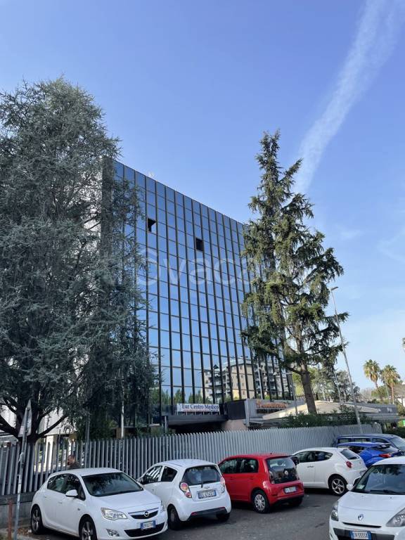 ufficio in vendita a Roma in zona Torrino