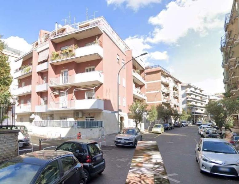 appartamento in vendita a Roma in zona Ardeatino