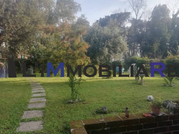 appartamento in vendita a Roma in zona EUR