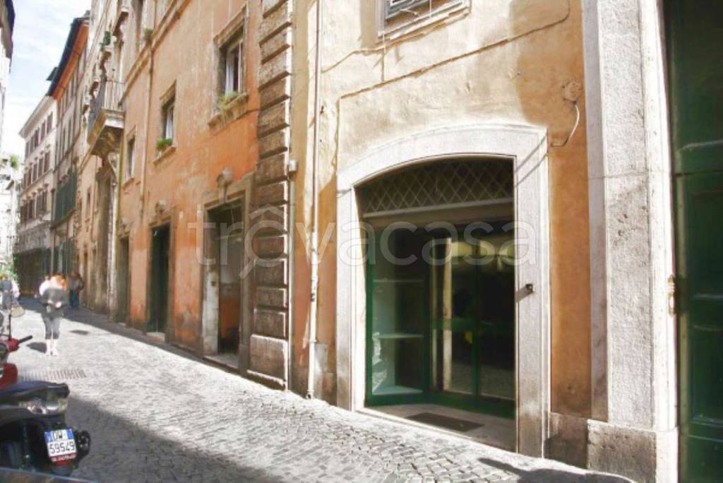 trivano in vendita a Roma in zona Parione/Sant'Eustachio