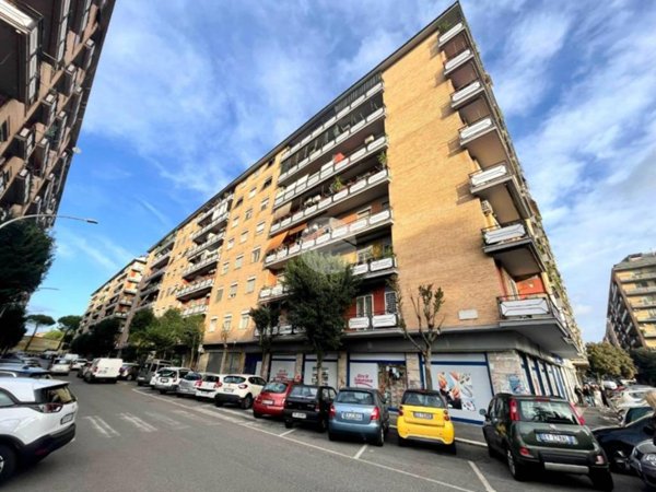 appartamento in vendita a Roma in zona Tuscolano