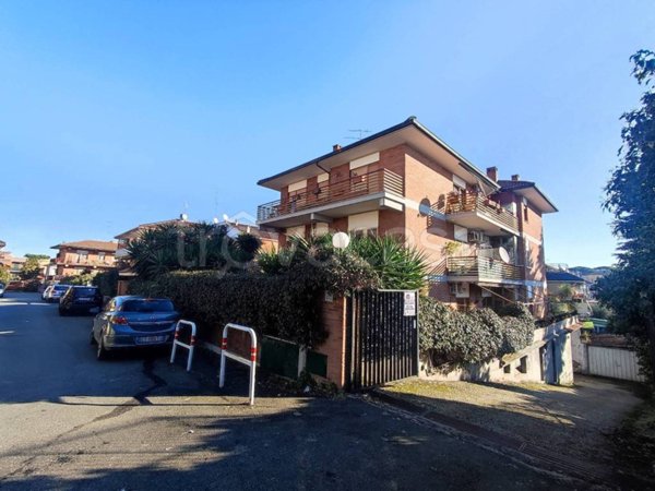 ufficio in vendita a Roma in zona Appio Pignatelli