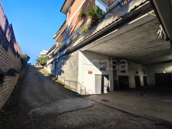 ufficio in vendita a Roma in zona Appio Pignatelli