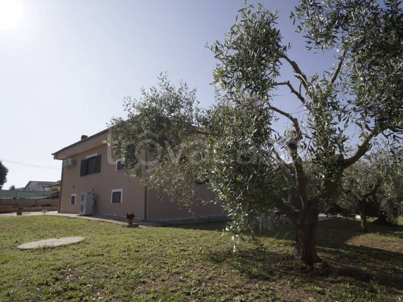 casa indipendente in vendita a Roma in zona Tragliatella