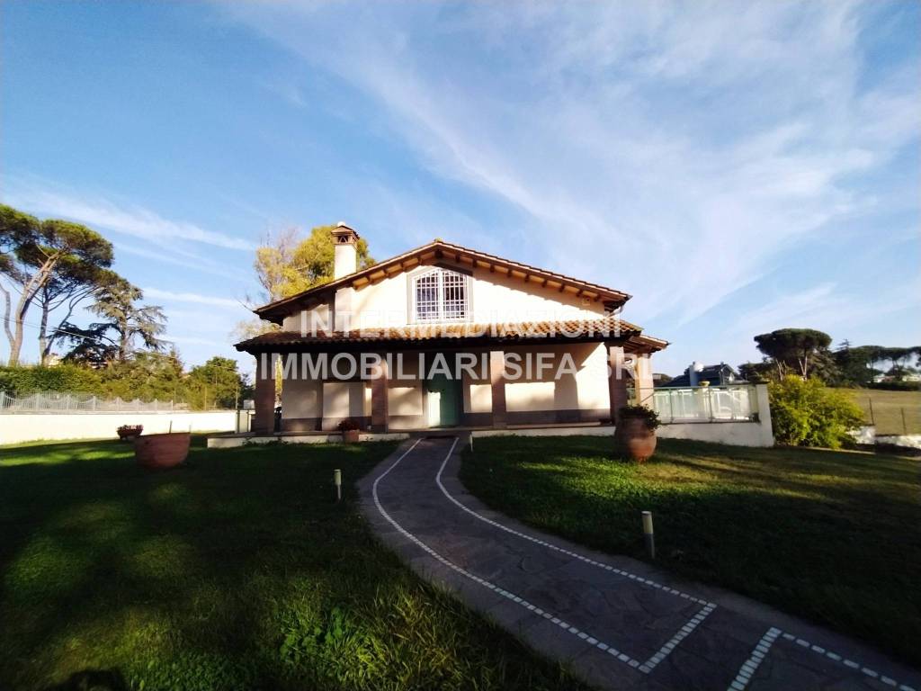 casa indipendente in vendita a Roma in zona Pantan Monastero