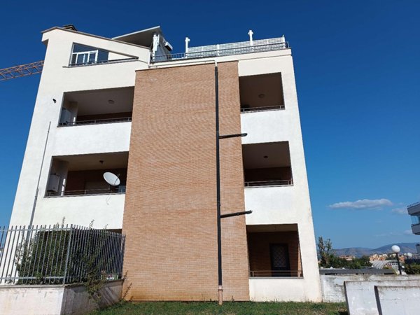 appartamento in vendita a Roma in zona Castelverde