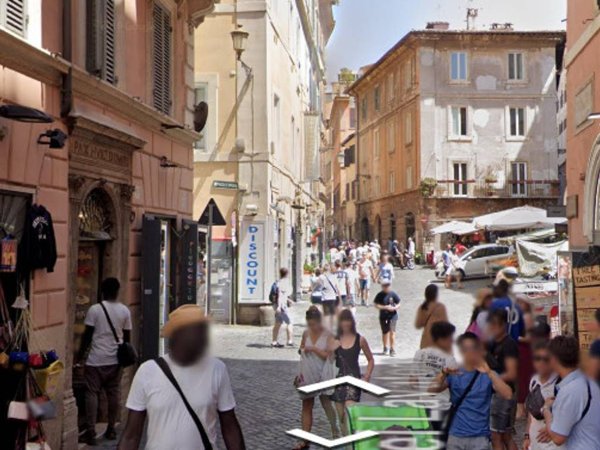 negozio in vendita a Roma in zona Trevi-Colonna