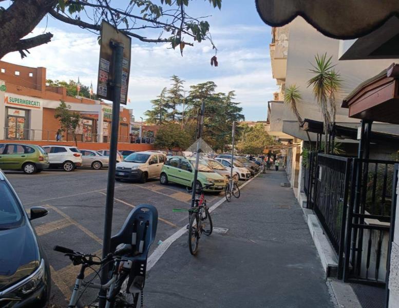 appartamento in vendita a Roma in zona Ostiense