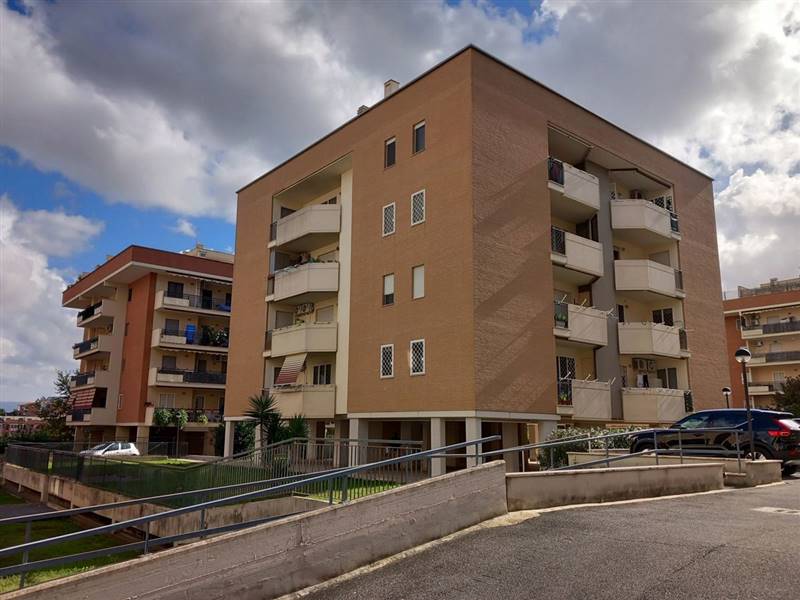 appartamento in vendita a Roma in zona Ponte di Nona
