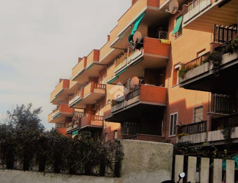 appartamento in vendita a Roma in zona Castel Fusano