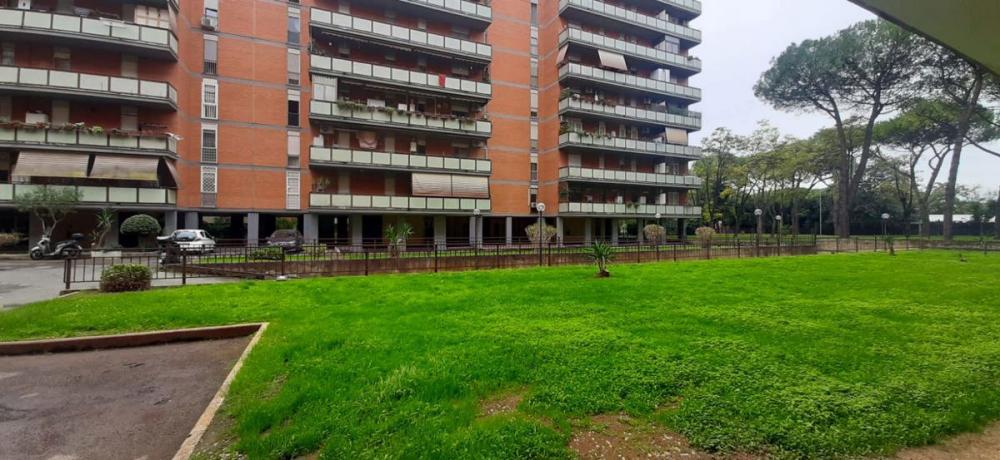 appartamento in vendita a Roma in zona Cinecittà