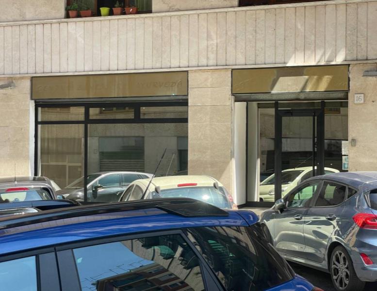 locale commerciale in vendita a Roma