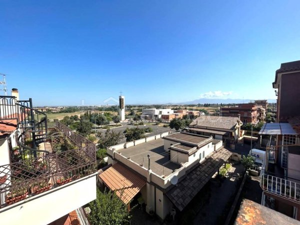 appartamento in vendita a Roma in zona Colle Prenestino