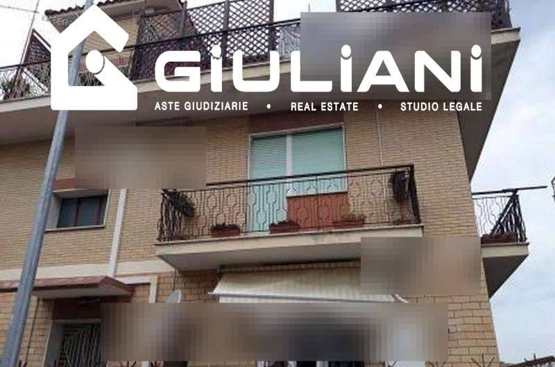 appartamento in vendita a Roma in zona Finocchio
