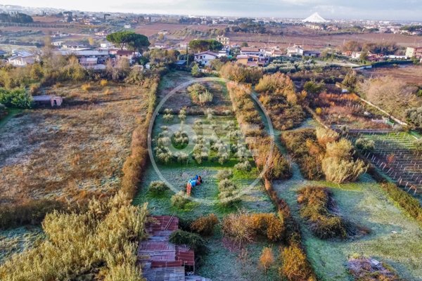 terreno edificabile in vendita a Roma in zona Borghesiana