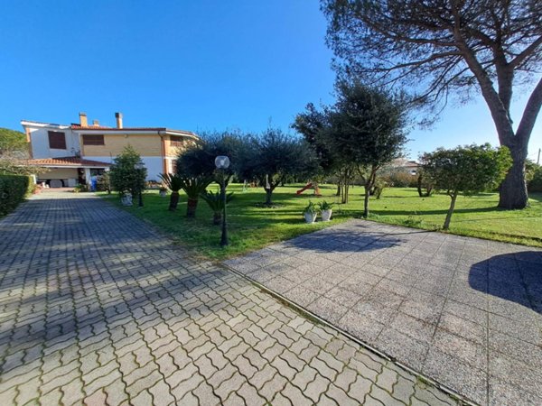 casa indipendente in vendita a Roma in zona Infernetto