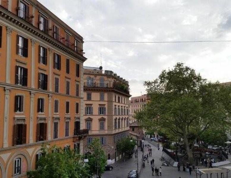 negozio in vendita a Roma in zona Trastevere