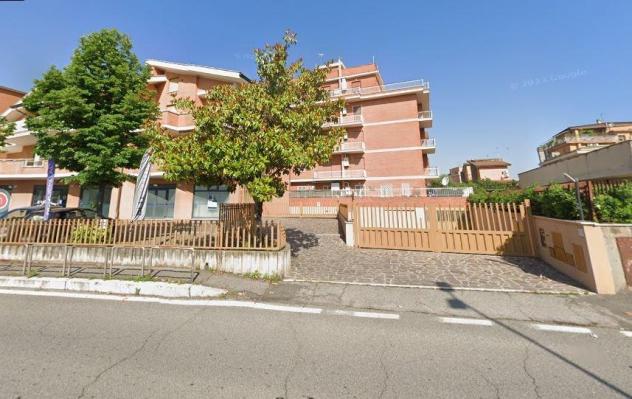 negozio in vendita a Roma in zona Torre Angela