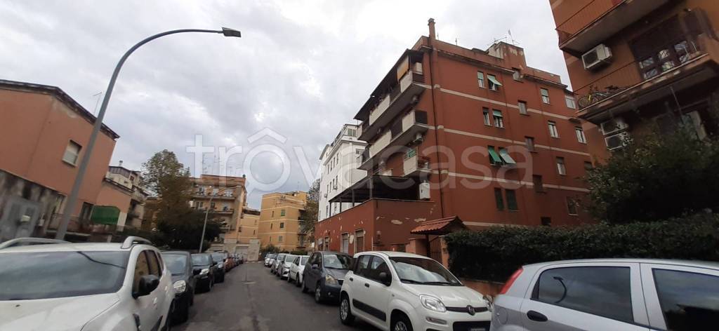 appartamento in vendita a Roma in zona Tuscolano