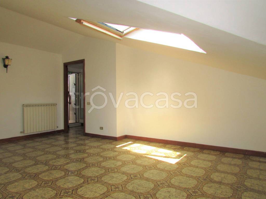 appartamento in vendita a Roma in zona Mostacciano