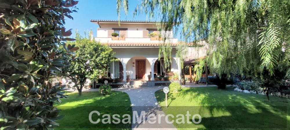 casa indipendente in vendita a Roma
