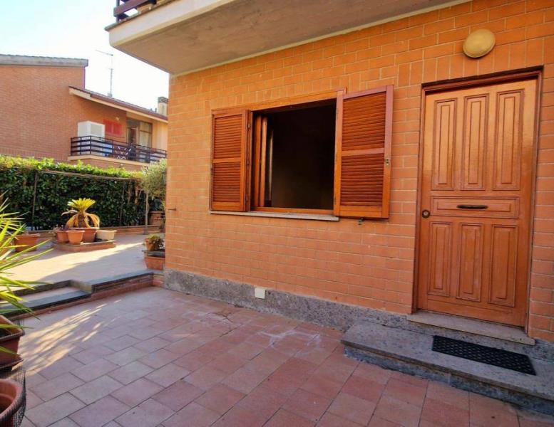 casa indipendente in vendita a Roma in zona Cesano