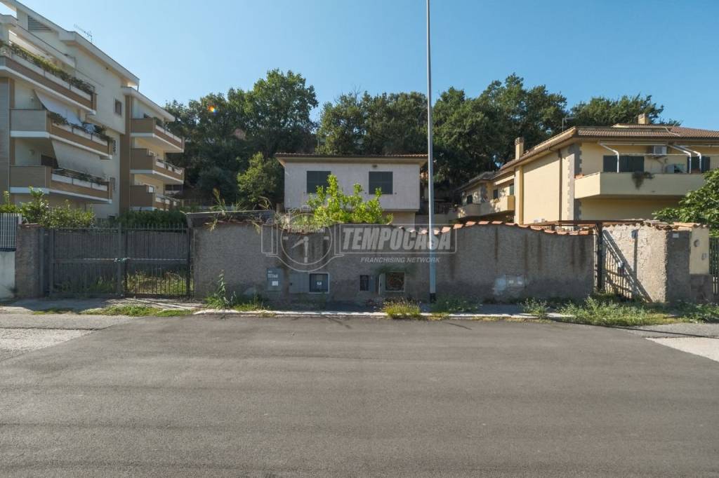 casa indipendente in vendita a Roma in zona Ottavia