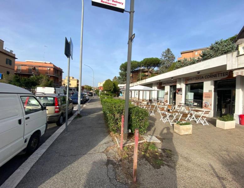 locale commerciale in vendita a Roma in zona La Pisana